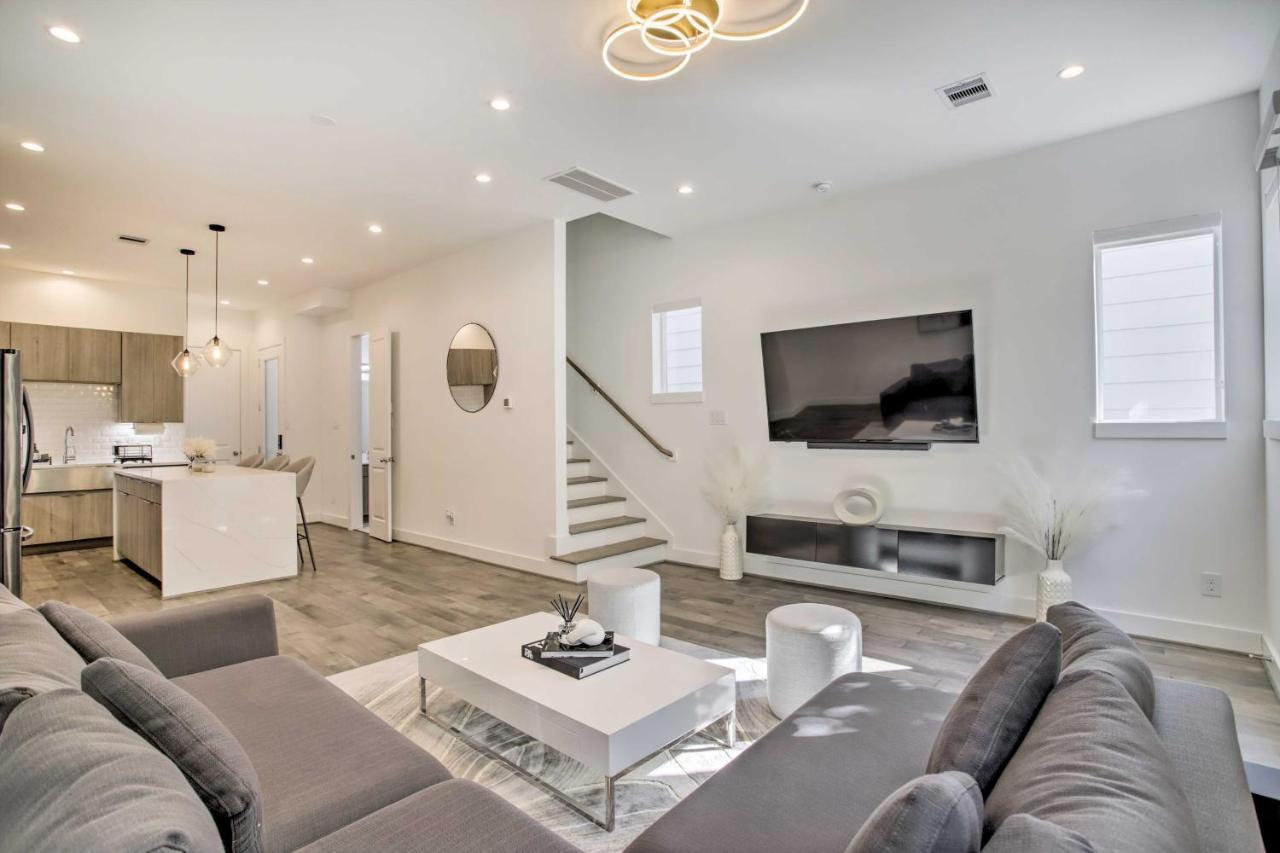 Newly-Built Luxury Galleria Area Townhome! Х'юстон Екстер'єр фото